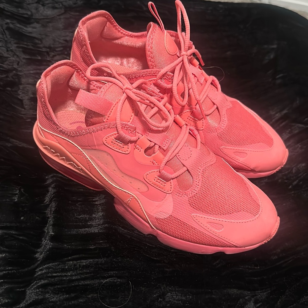 Pink Nike Air Max Infinity 2